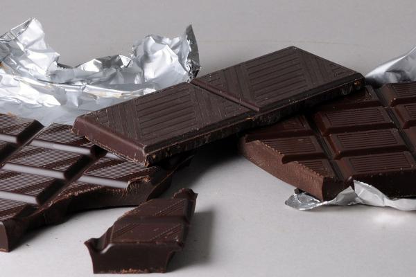 خریدار شکلات تلخ ایرانی با کیفیت مناسب در بازار داخلی