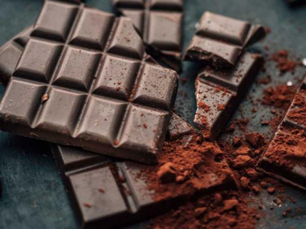 بررسی ویژگی های شکلات قنادی خوش طعم